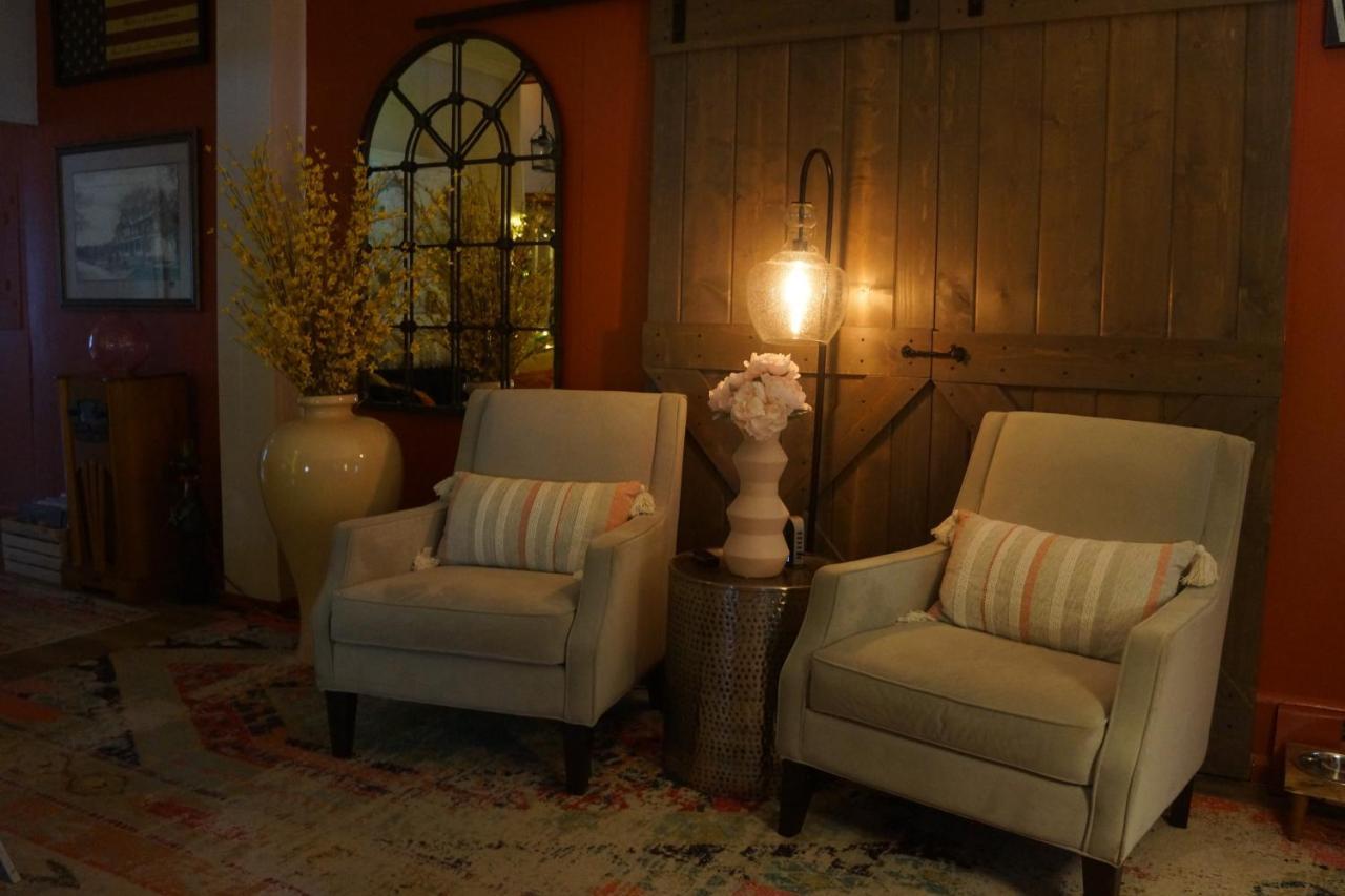 The Frogtown Inn Canadensis Extérieur photo