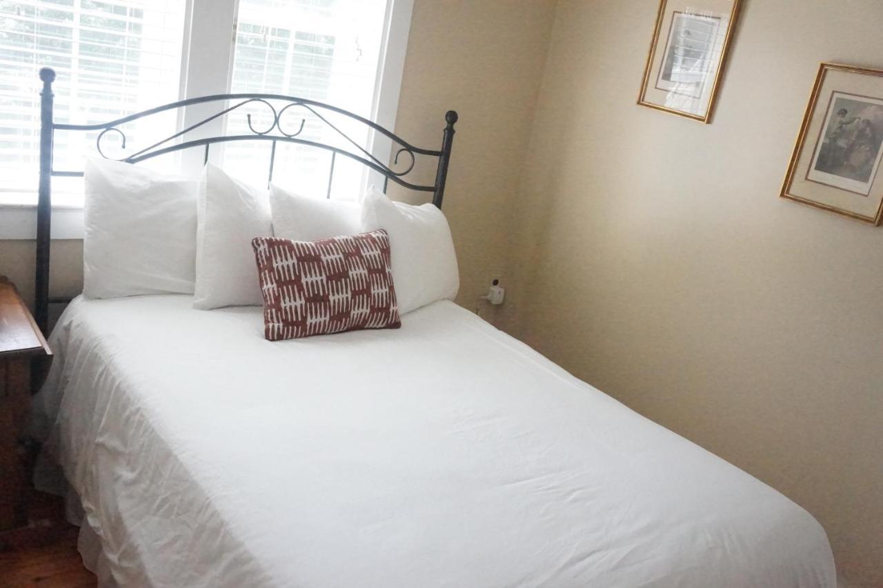 The Frogtown Inn Canadensis Extérieur photo