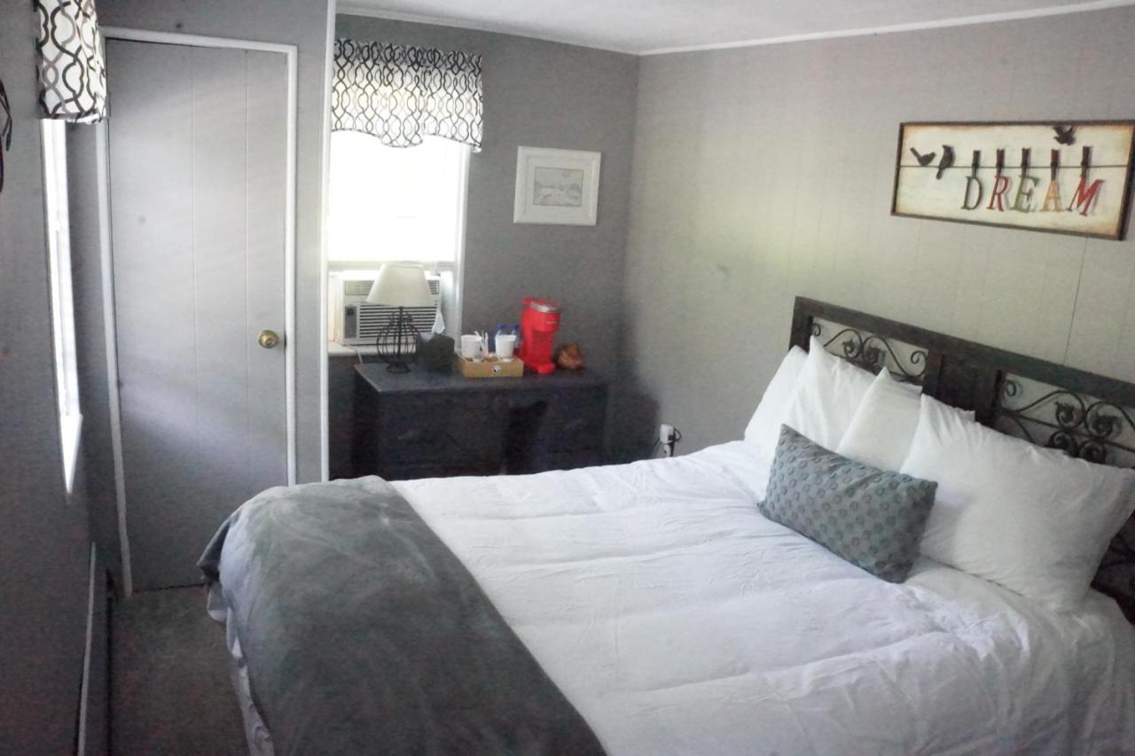 The Frogtown Inn Canadensis Extérieur photo