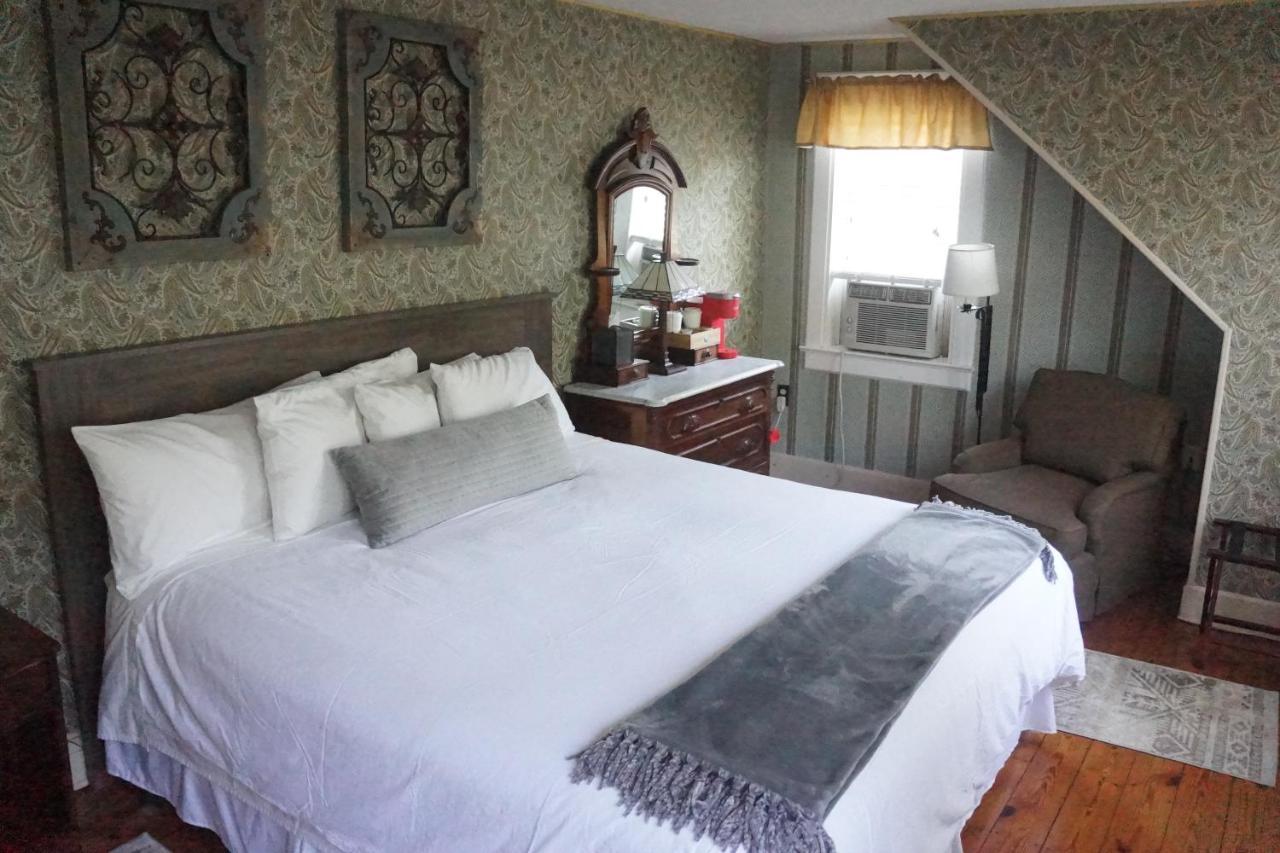 The Frogtown Inn Canadensis Extérieur photo