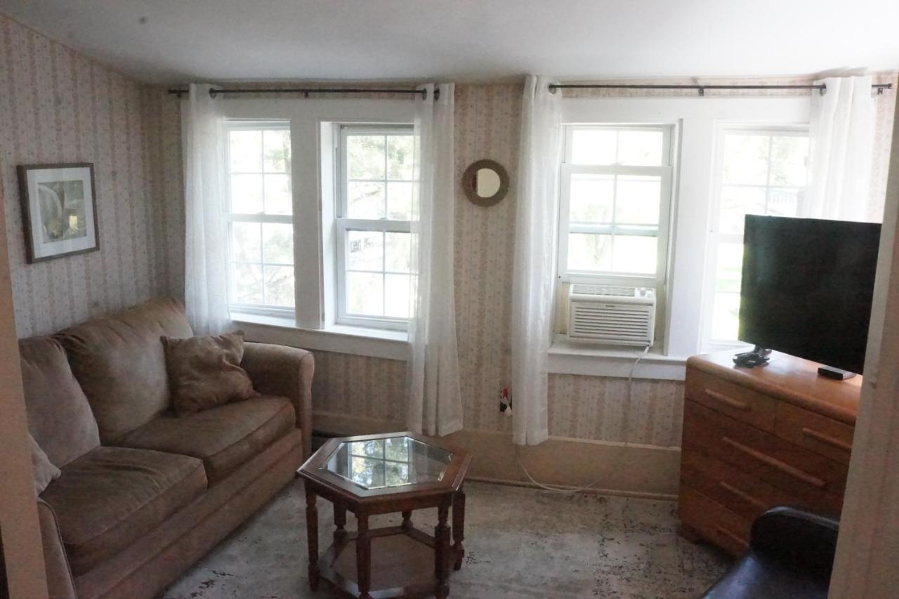 The Frogtown Inn Canadensis Extérieur photo