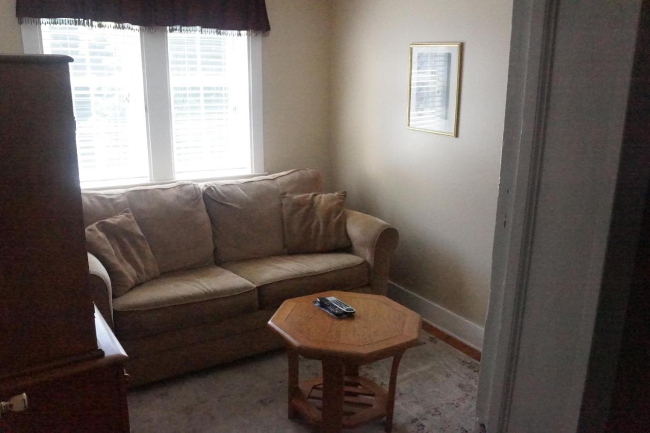 The Frogtown Inn Canadensis Extérieur photo