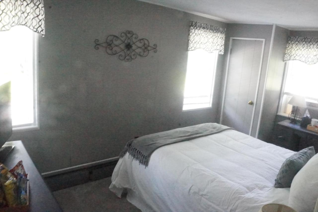 The Frogtown Inn Canadensis Extérieur photo