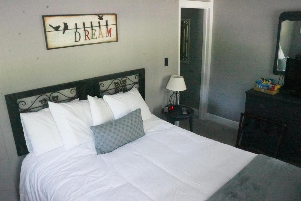 The Frogtown Inn Canadensis Extérieur photo
