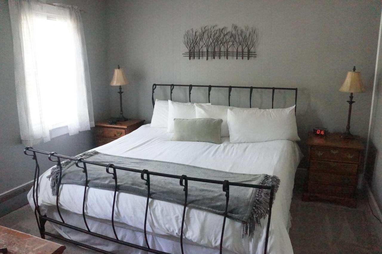 The Frogtown Inn Canadensis Extérieur photo