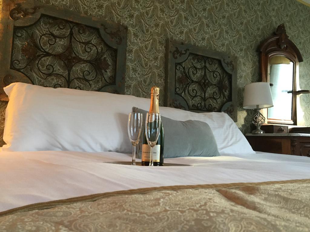 The Frogtown Inn Canadensis Extérieur photo