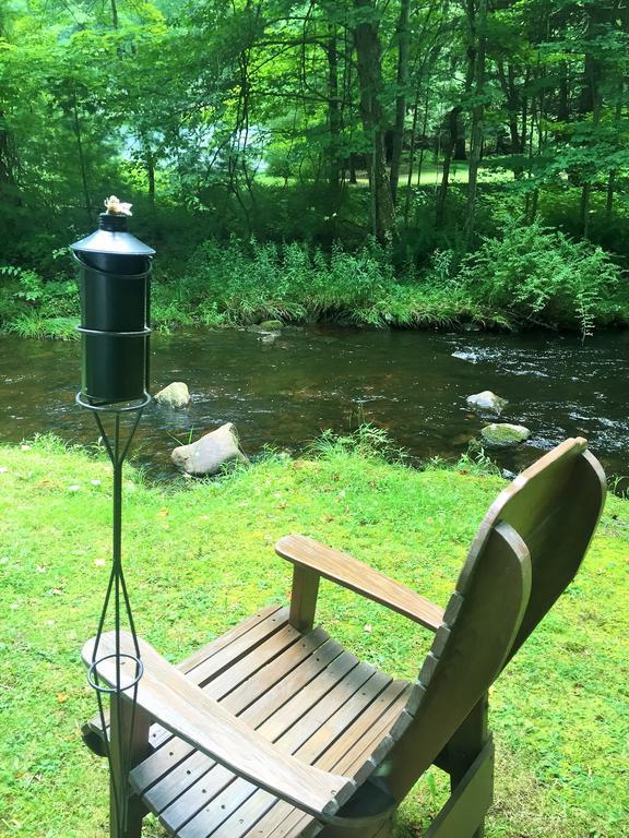 The Frogtown Inn Canadensis Extérieur photo