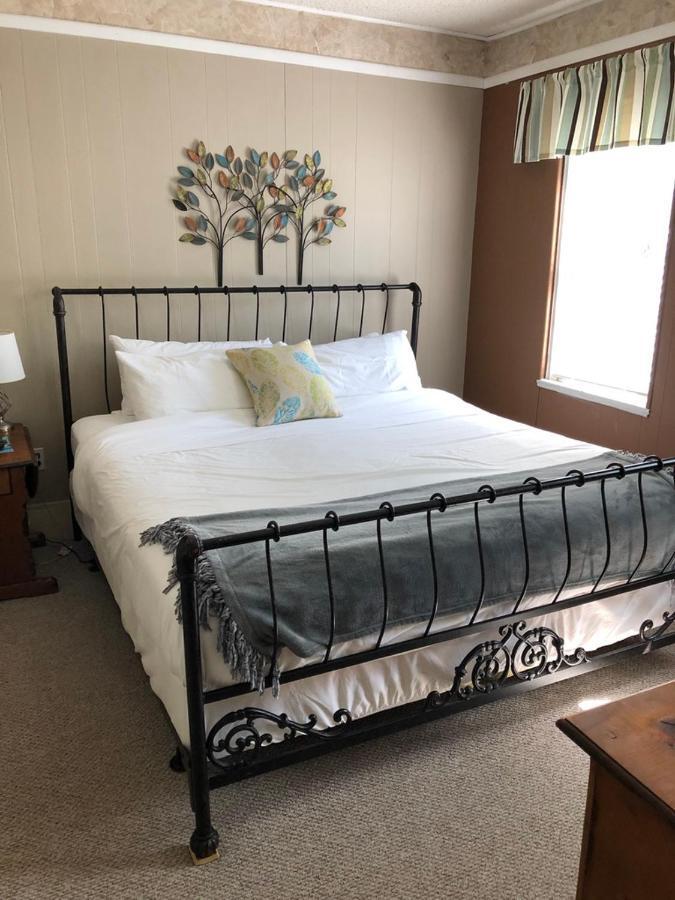 The Frogtown Inn Canadensis Extérieur photo
